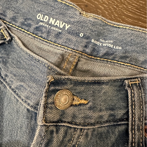 Old Navy Mid-Rise Baggy Wide-Leg Cargo Jeans | size 0 - Picture 7 of 8